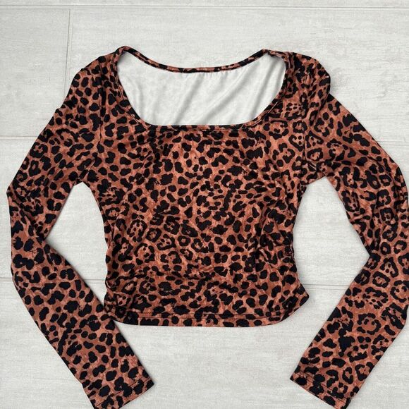 SHEIN Long Sleeve Crop Top Leopard Animal Print Side Ruching Scoop Neck XS - Picture 4 of 6